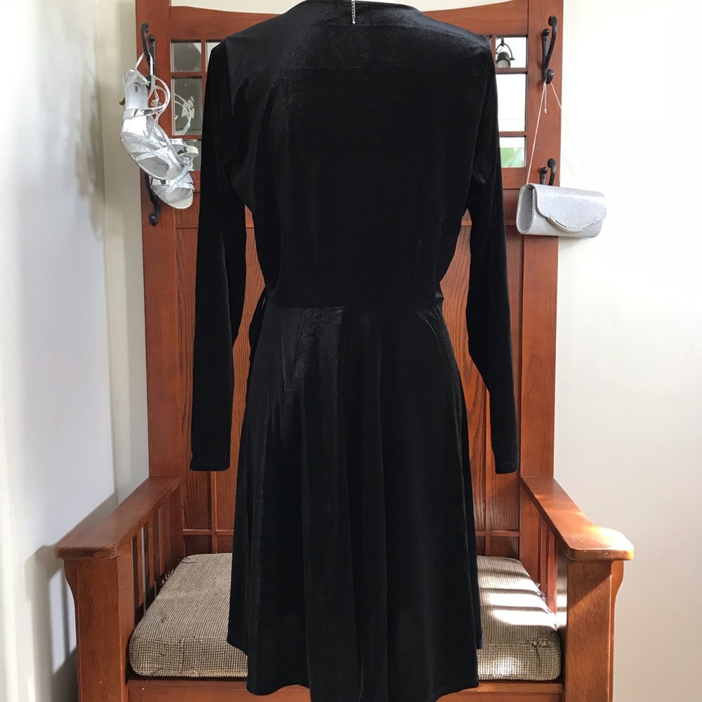 Long Sleeve Velvet Wrap Dress - Picture 5 of 7